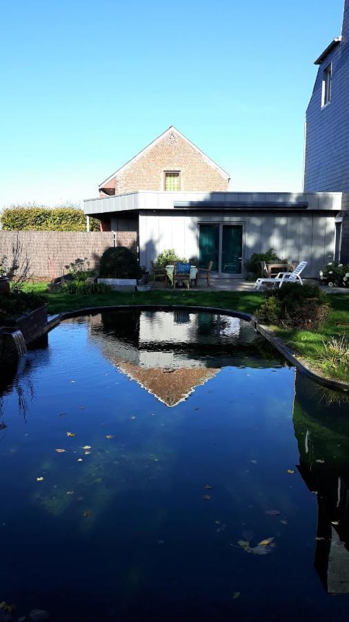 Hotel Gite Avec Piscine La Buissiere - Fernelmont à Pontillas Extérieur photo