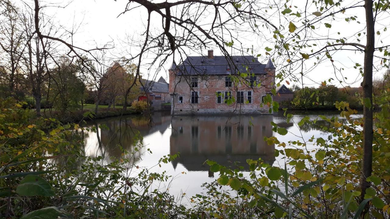 Hotel Gite Avec Piscine La Buissiere - Fernelmont à Pontillas Extérieur photo