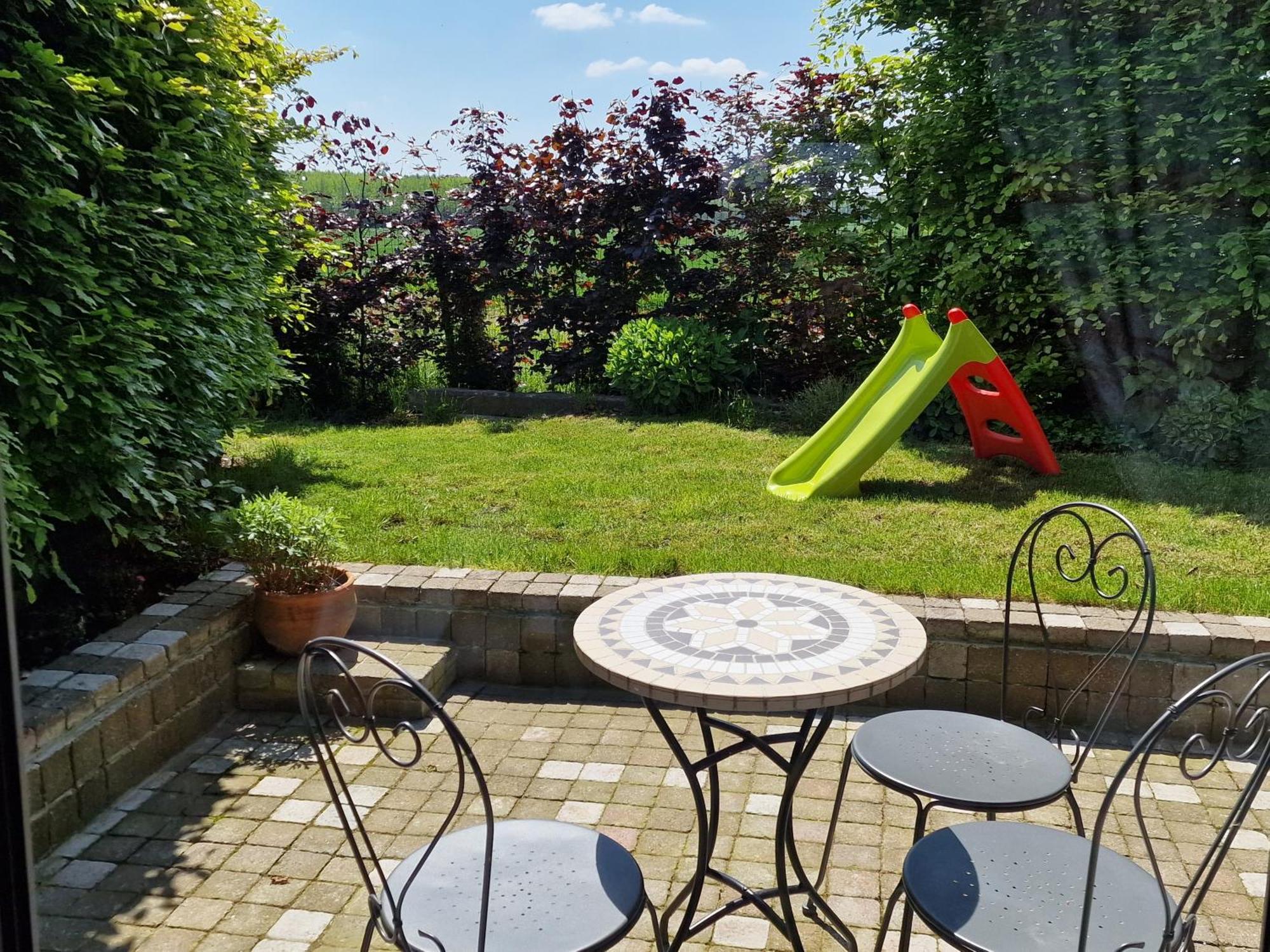 Hotel Gite Avec Piscine La Buissiere - Fernelmont à Pontillas Extérieur photo